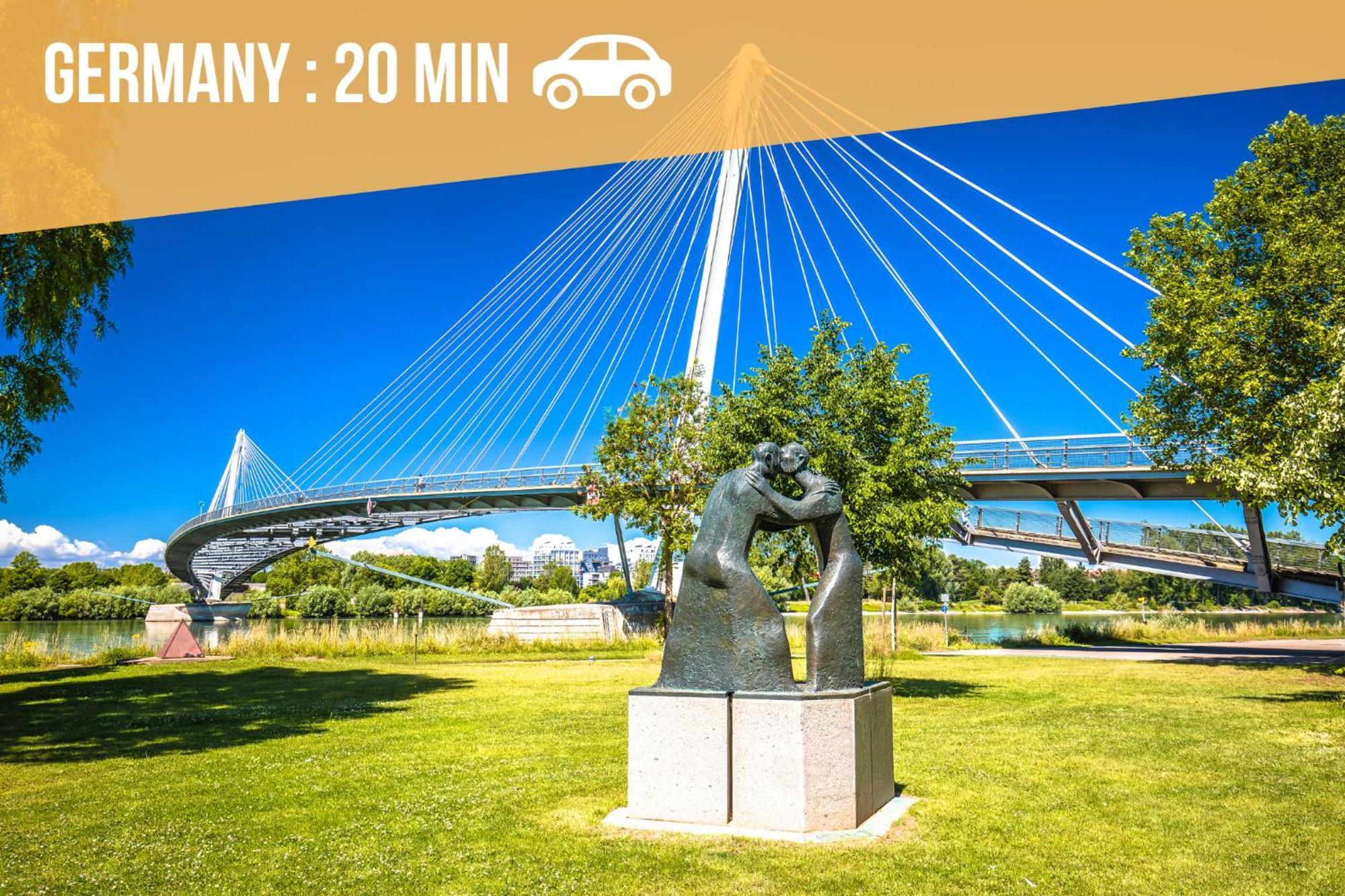 Lit Rond Tres Grand Et Confortable - Garage Possible Ou Parking Gratuit Rue - Gare 2 Min Et Ville 4 Min En Tram - Ciel Etoile - Netflix Videoprojecteur - Luxe Et Evasion Estrasburgo Exterior foto